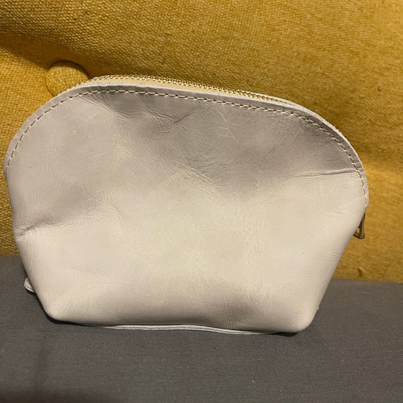 Beluga Bella Makeup Bag-PORTLAND LEATHER - Picture 2 of 4